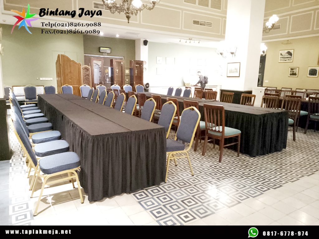 Gudang produksi taplak meja jenis kotak skirting di Jakarta