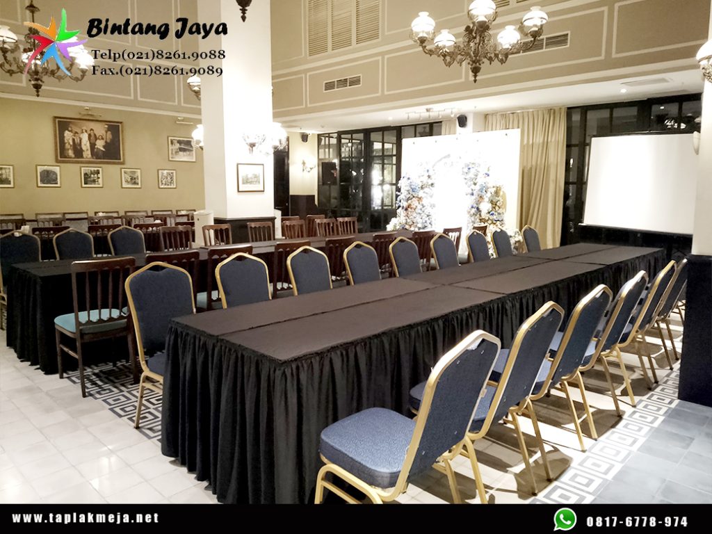 Gudang produksi taplak meja jenis kotak skirting di Jakarta