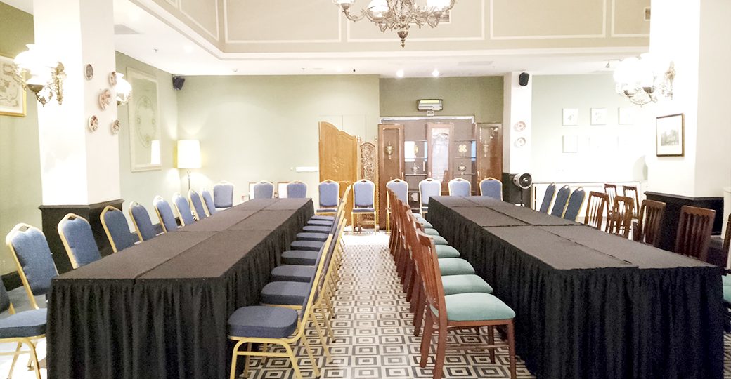 Gudang produksi taplak meja jenis kotak skirting di Jakarta