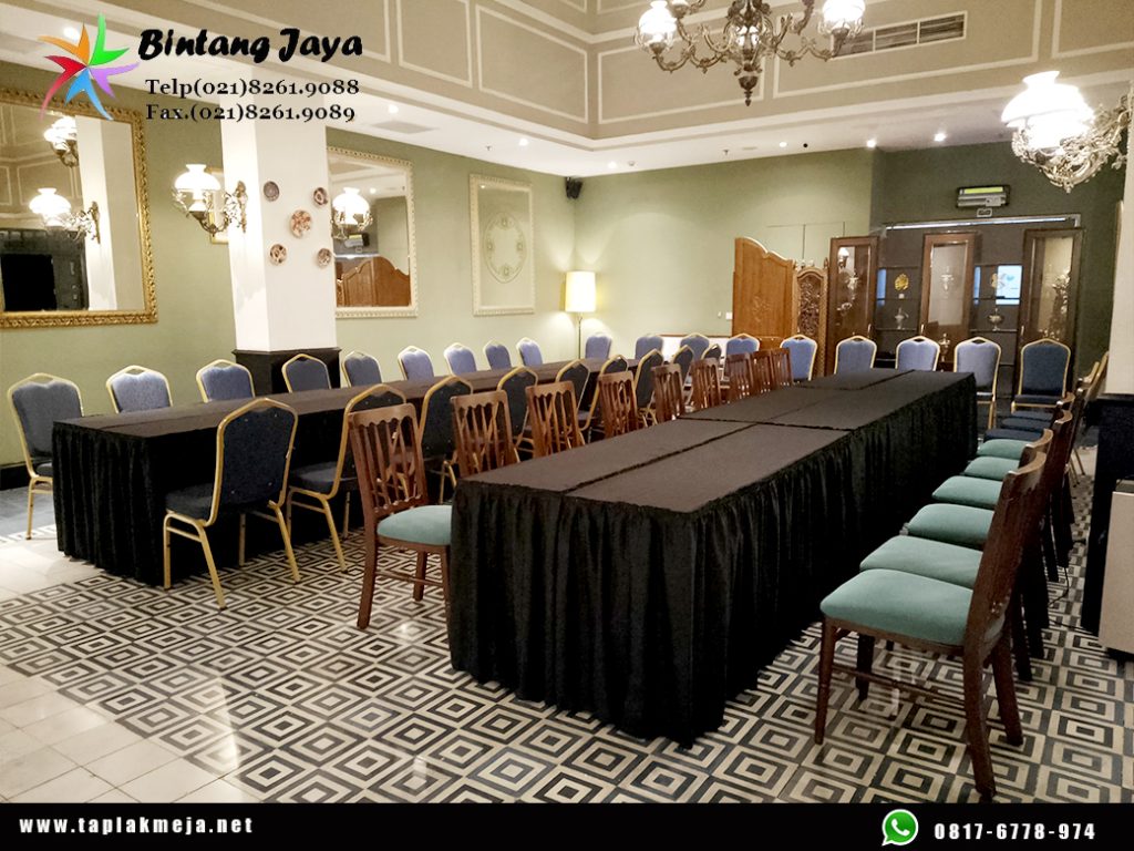 Gudang produksi taplak meja jenis kotak skirting di Jakarta