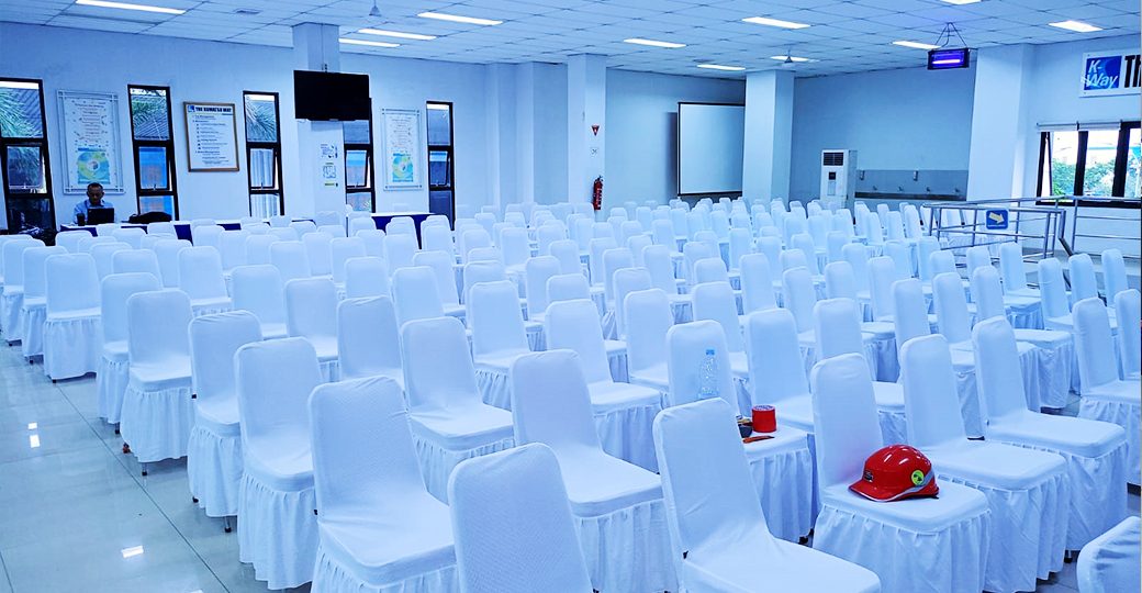 Konveksi sarung kursi futura rumbai putih gudang Bekasi