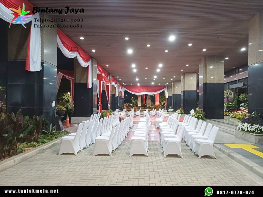 Konveksi Sarung Kursi Ketat Putih Gudang Produksi Semarang