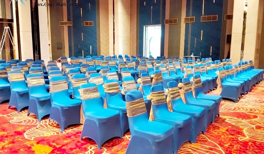 Detail yang Mengangkat Kelas Acara: Produksi Sarung Kursi Premium untuk Tampilan Lebih Elegan